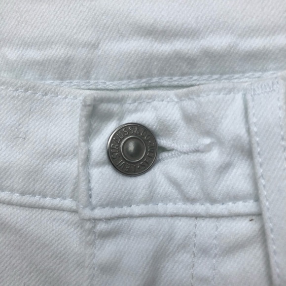 NWOT White Levi’s Crop Jeans - Picture 3 of 8